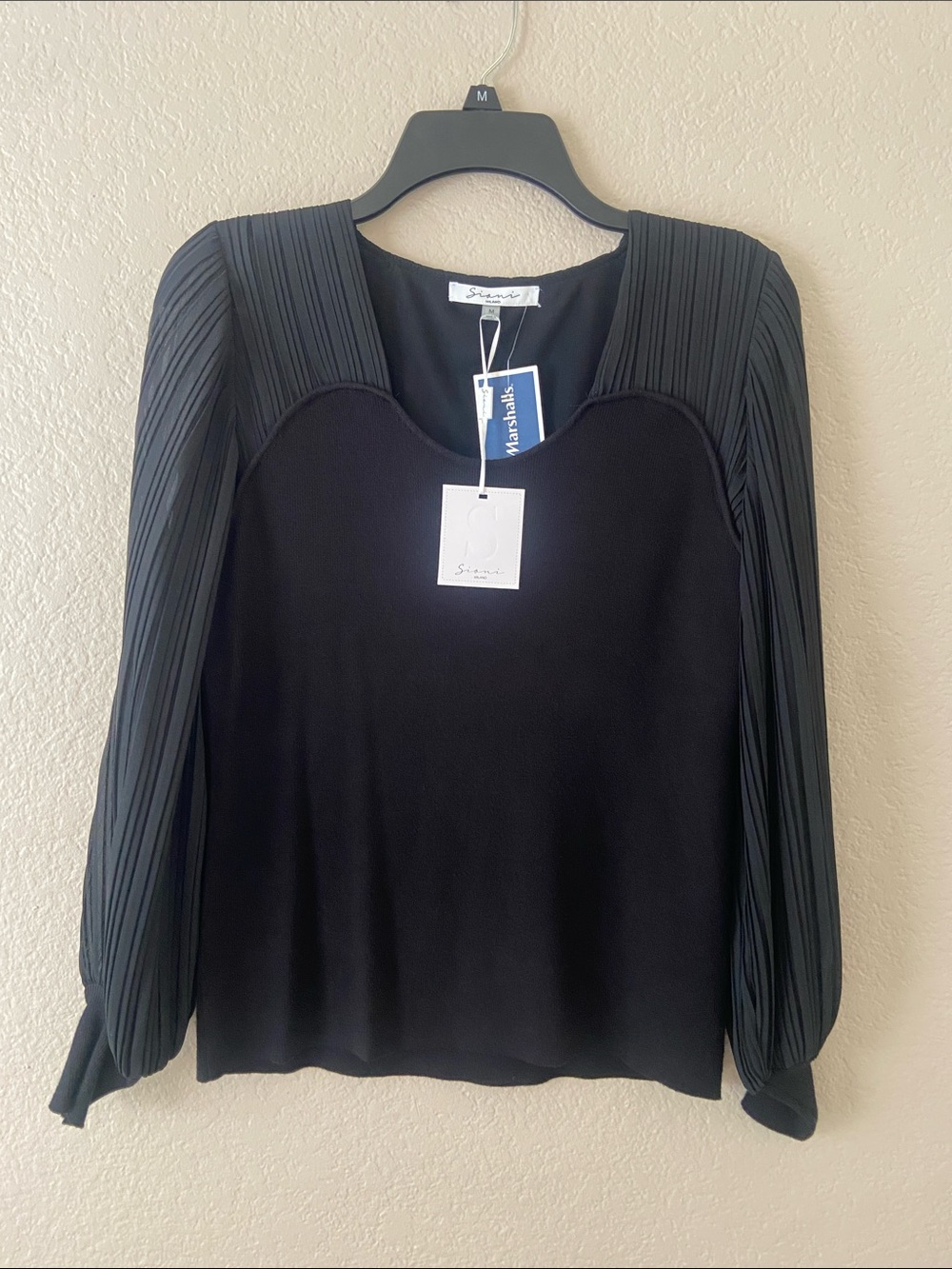 Sioni Milano Black Sweater with sweetheart neckline, long Pleated-Sleeves. Sz M - Picture 15 of 15
